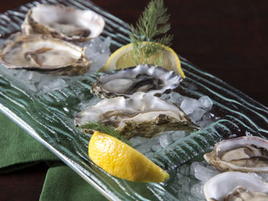 Enjoy some delicious oysters at Blackfish Wild Salmon Grill and Bar inside the fabulous Tulalip Resort Casino near Marysville on I-5!
